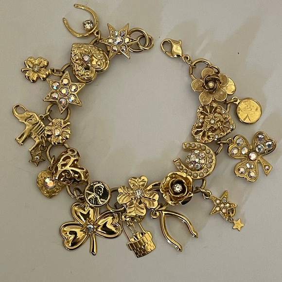 VINTAGE KIRKS FOLLY LUCKY CHARM GOLD TONED BRACELET SZ  7.5”  $75 - Picture 3 of 6